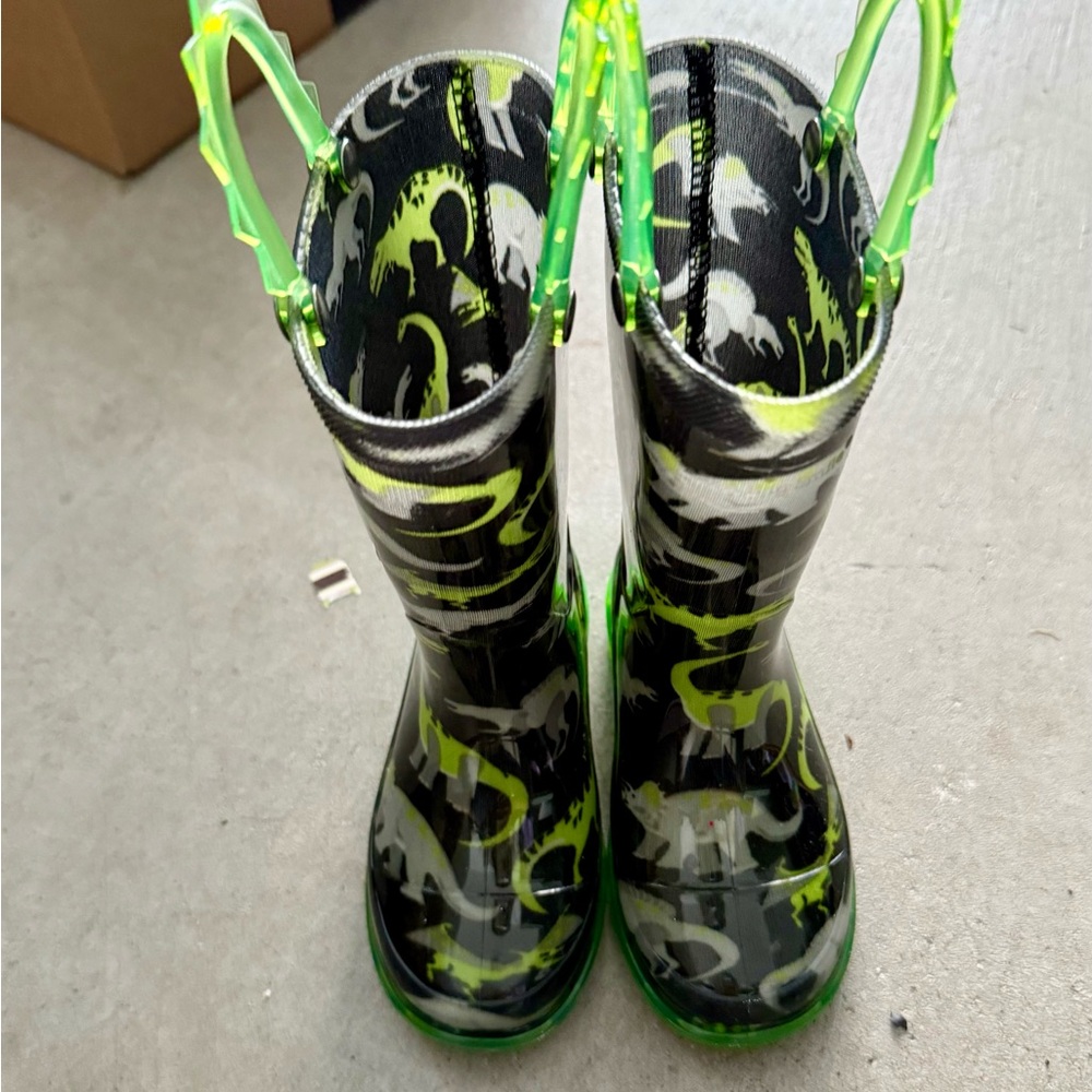 Little Kids Western Chief Dinosaur Light-Up Rain Boots - Green and Black